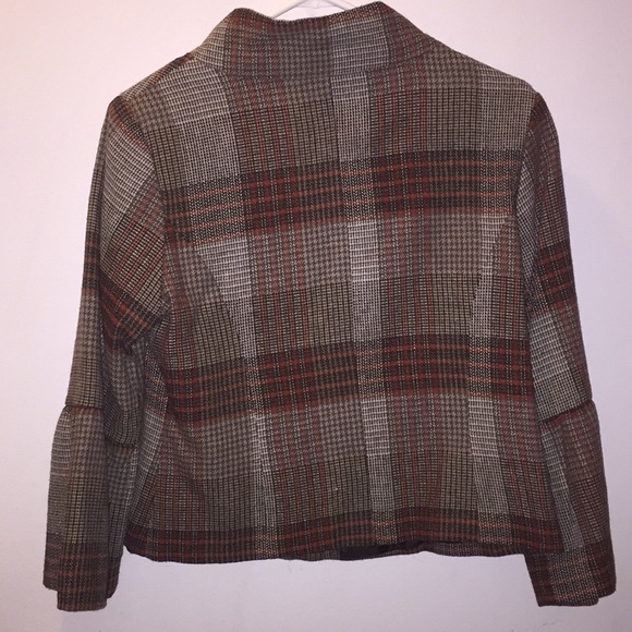 Blazer - Picture 2 of 2